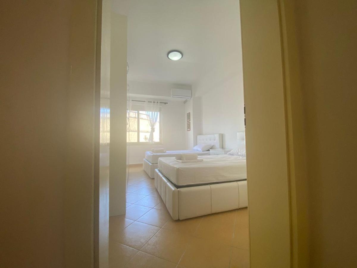 Nicole Apartments Rental Дуррес Екстер'єр фото