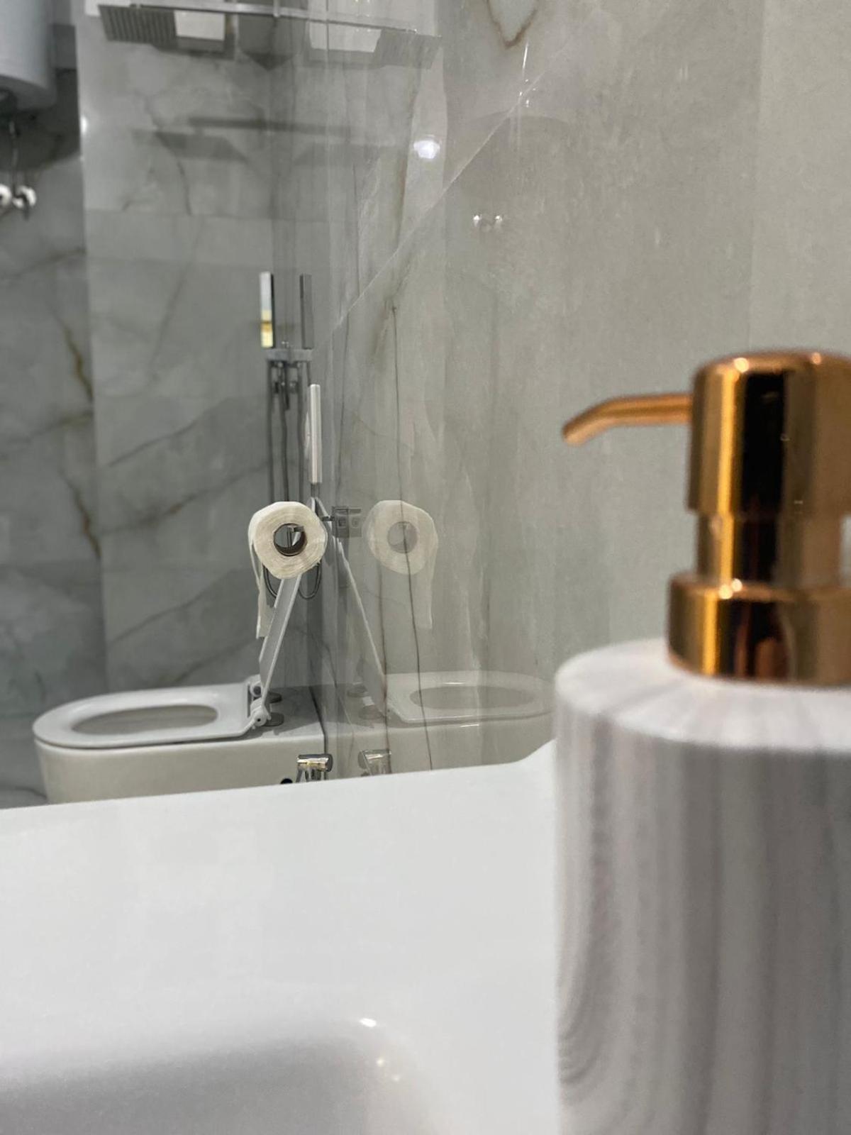 Nicole Apartments Rental Дуррес Екстер'єр фото